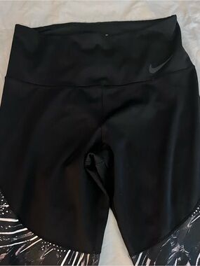 Nike Black High-Rise Bike Shorts with Subtle Swoosh